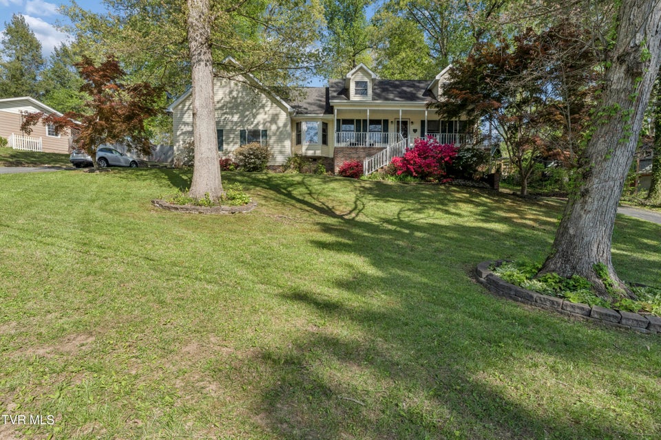 Photo #63: 802 Chestnut Avenue