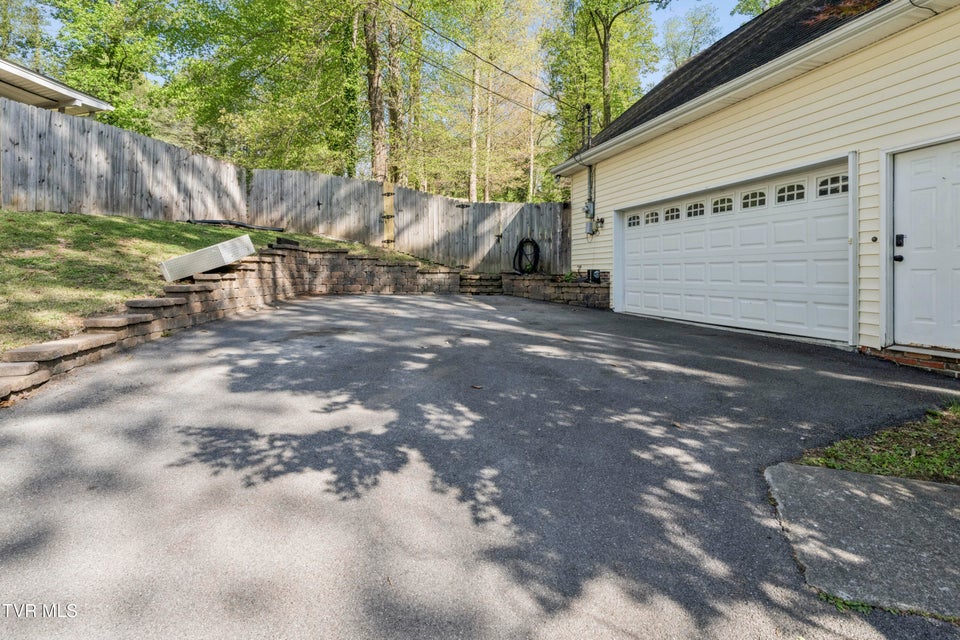 Photo #64: 802 Chestnut Avenue