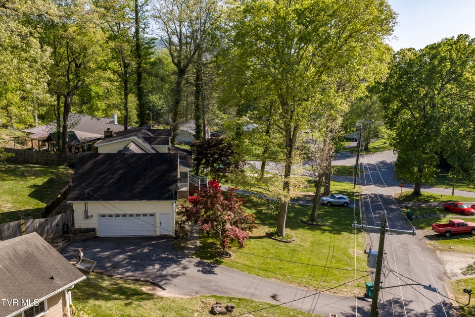 Photo #68: 802 Chestnut Avenue