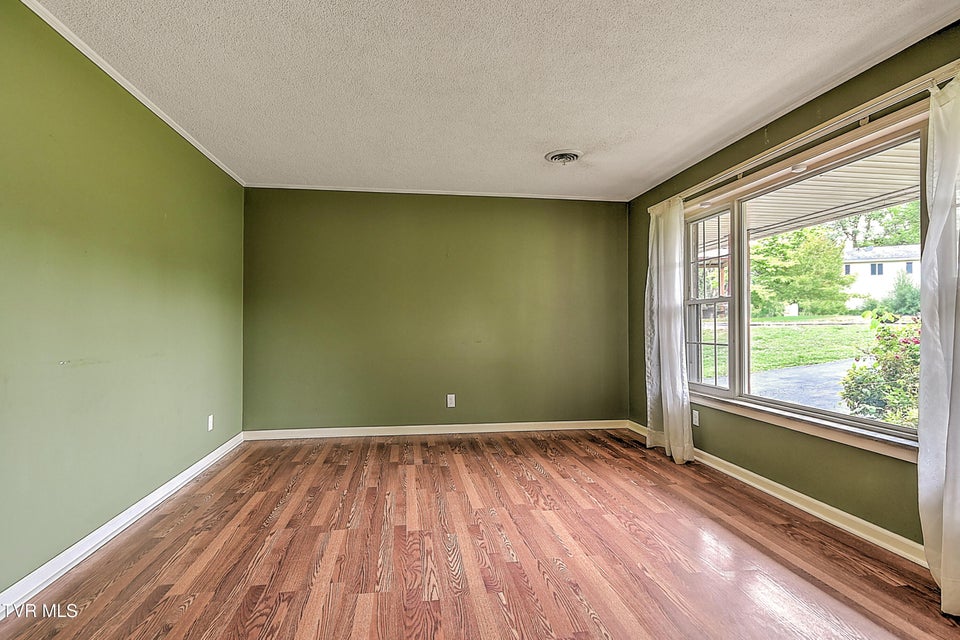 Photo #5: 101 Garden Circle