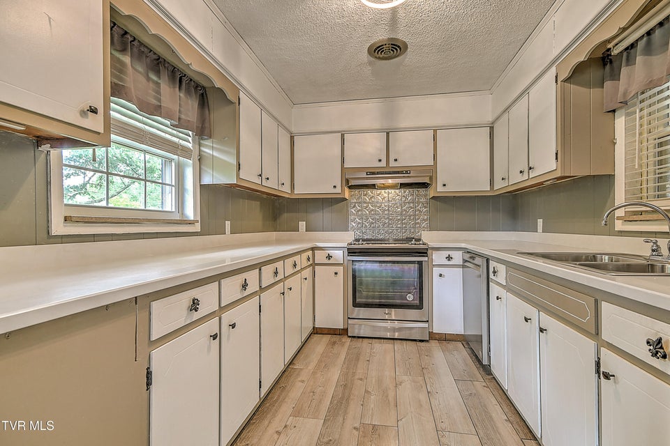 Photo #11: 101 Garden Circle