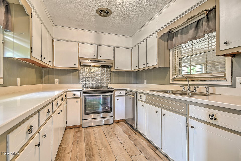 Photo #12: 101 Garden Circle