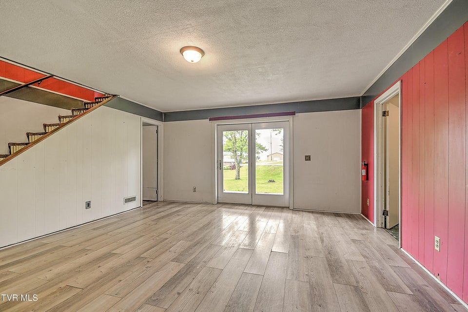 Photo #29: 101 Garden Circle