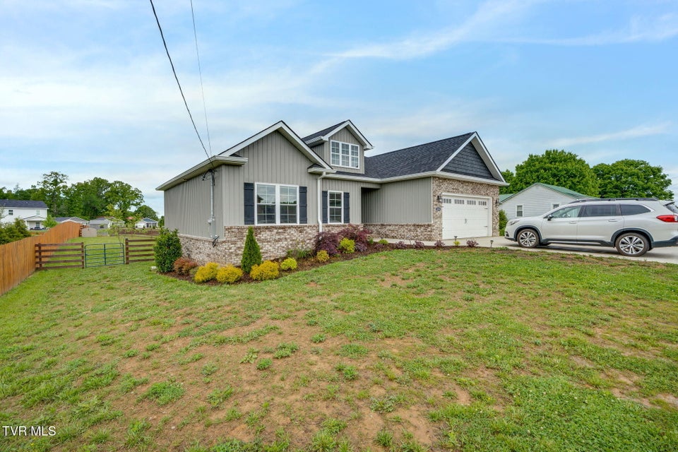 Photo #3: 225 Old Stage Road