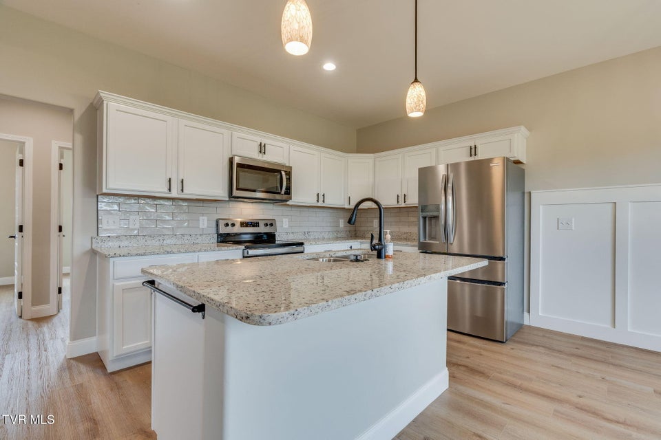 Photo #10: 225 Old Stage Road