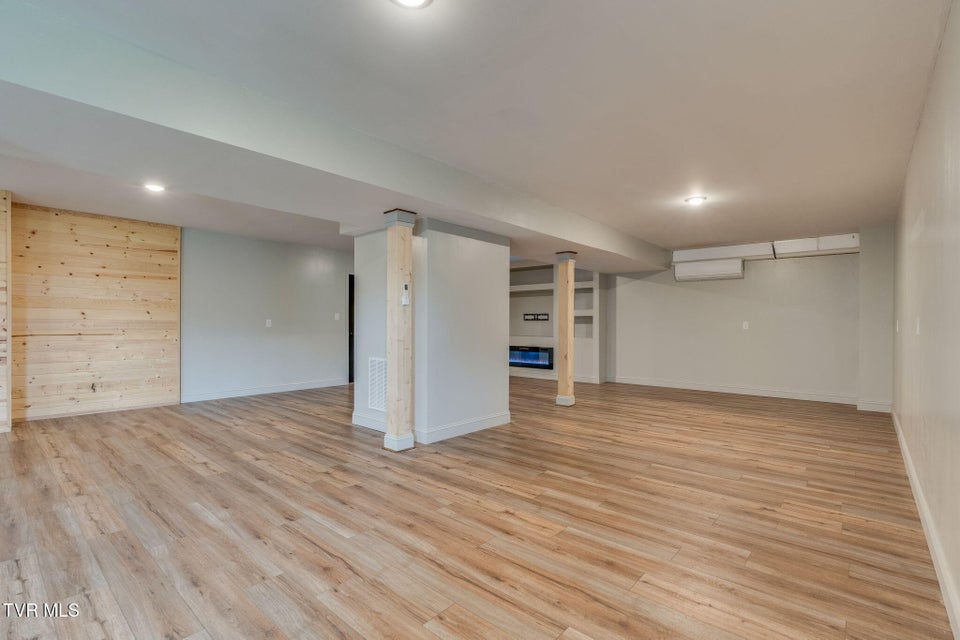 Photo #26: 225 Old Stage Road