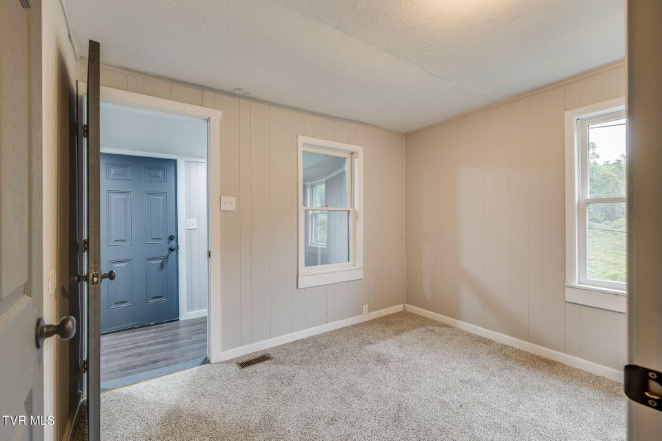 Photo #8: 3304 Thornton Drive