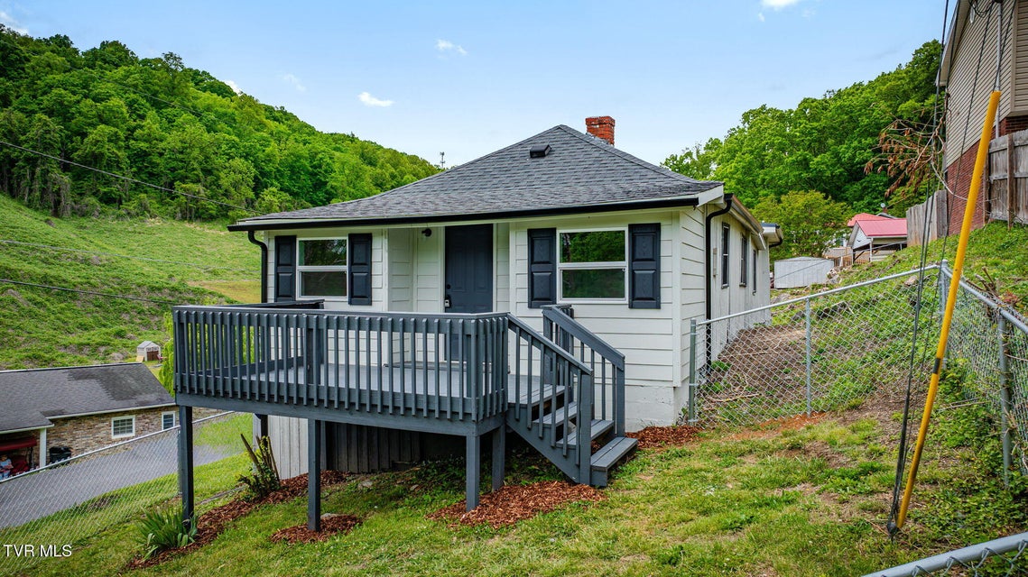 Photo #2: 3304 Thornton Drive