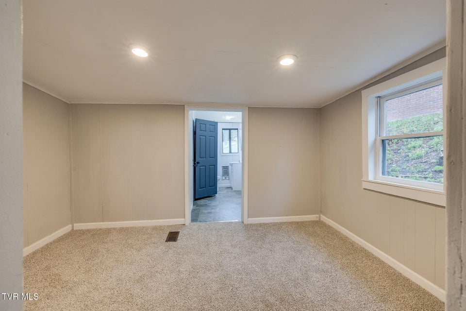 Photo #13: 3304 Thornton Drive