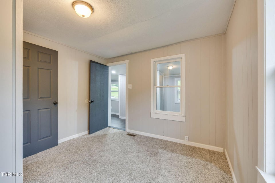 Photo #9: 3304 Thornton Drive