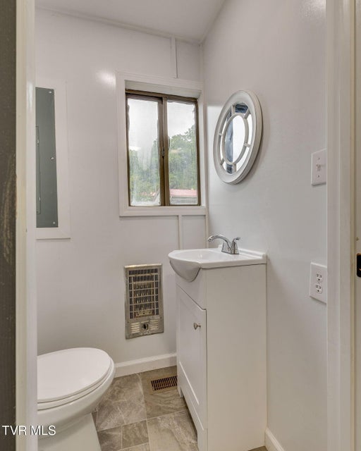 Photo #17: 3304 Thornton Drive