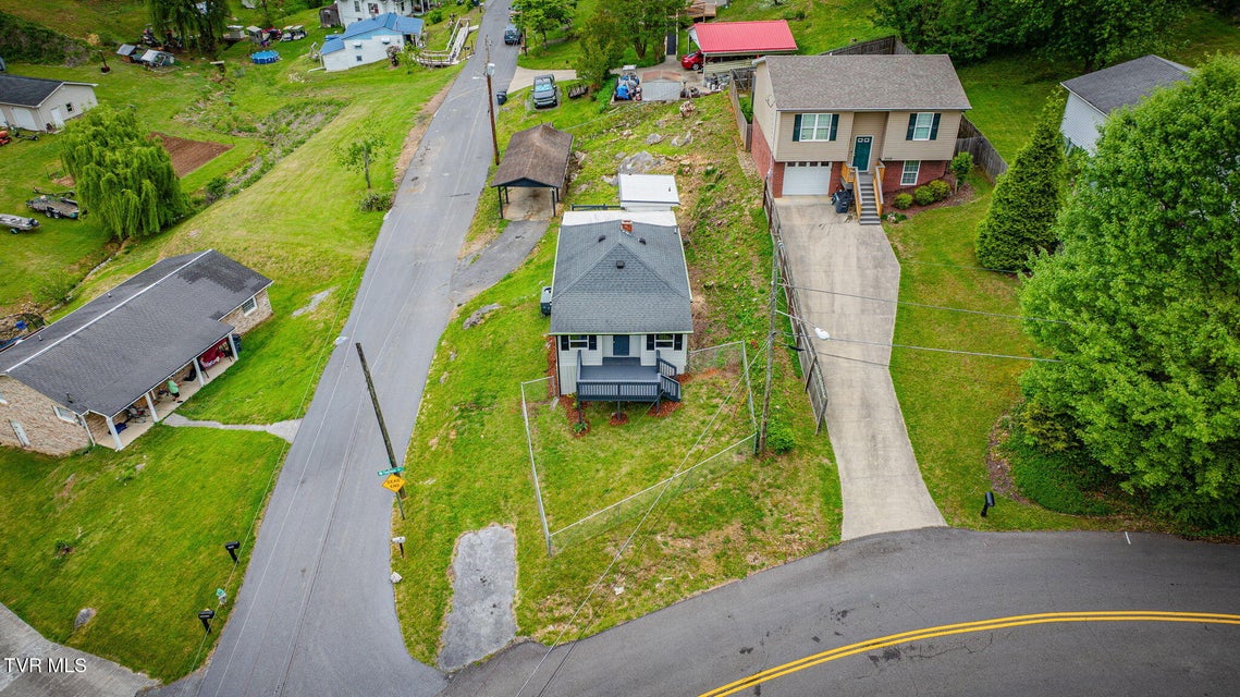 Photo #30: 3304 Thornton Drive