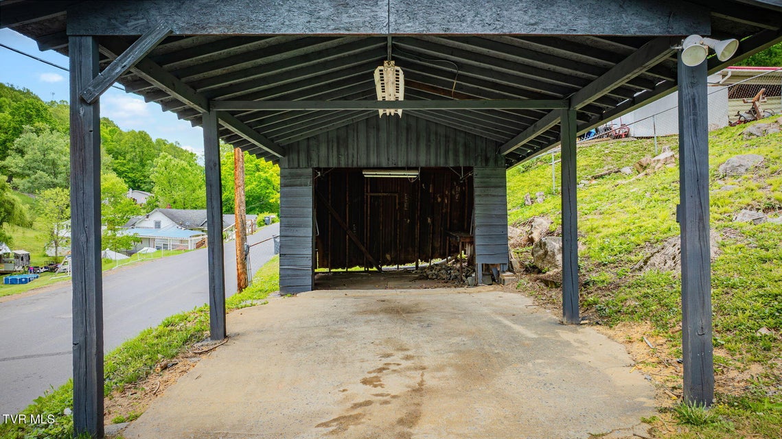 Photo #31: 3304 Thornton Drive