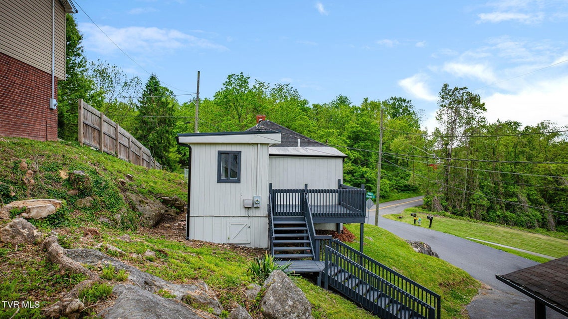 Photo #32: 3304 Thornton Drive