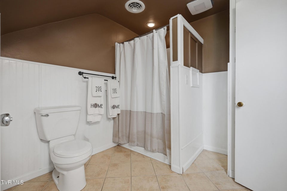 Photo #35: 205 Highland Avenue