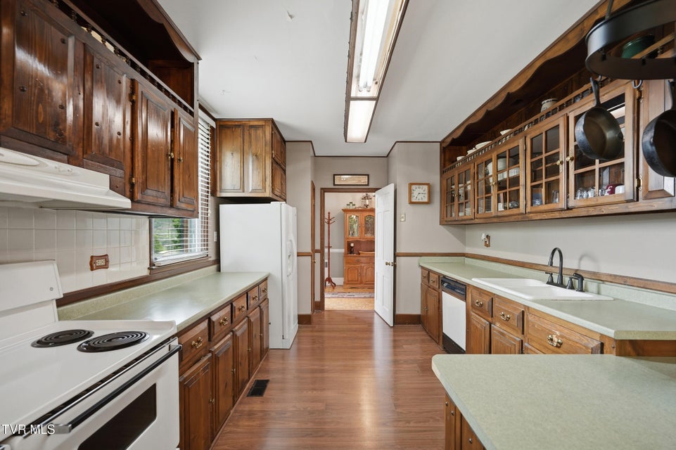 Photo #15: 205 Highland Avenue