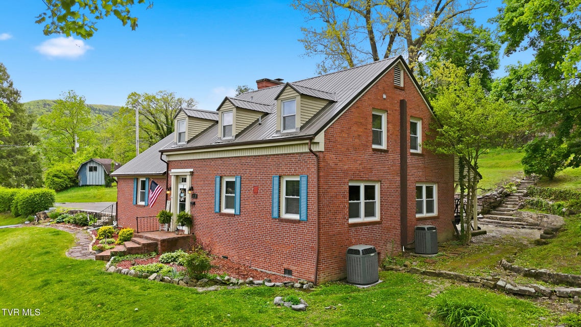 Photo #4: 205 Highland Avenue