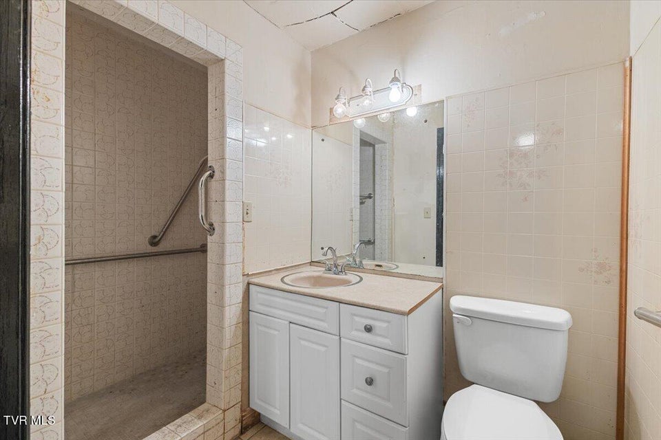 Photo #32: 5602 Kingsport Highway