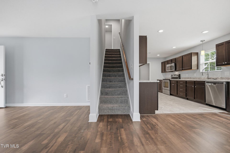 Photo #6: 916 Lona Lane