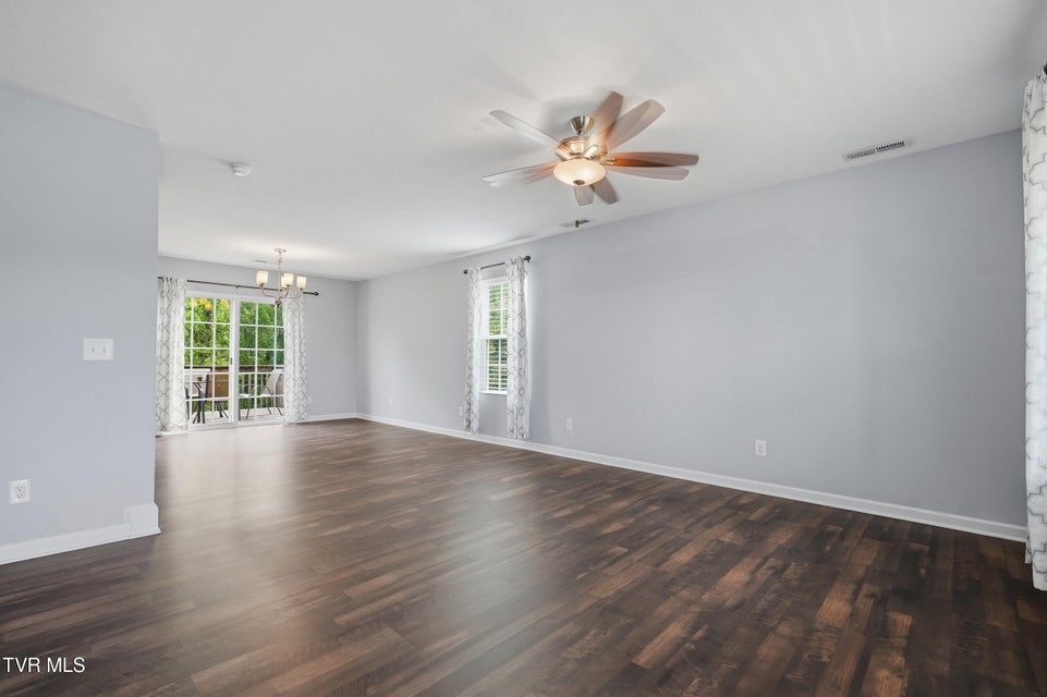 Photo #7: 916 Lona Lane