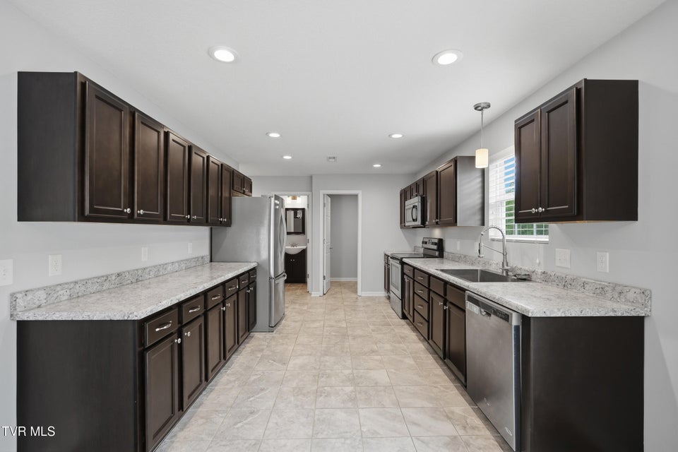 Photo #11: 916 Lona Lane