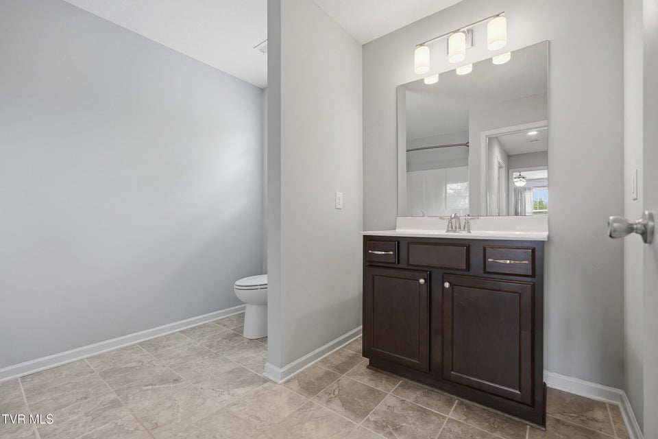 Photo #18: 916 Lona Lane