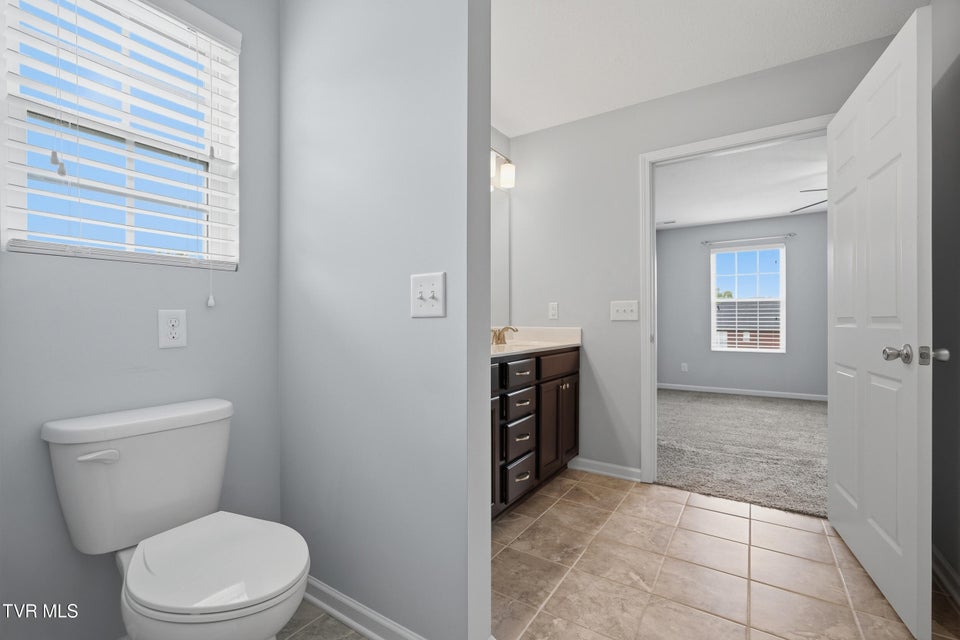 Photo #24: 916 Lona Lane