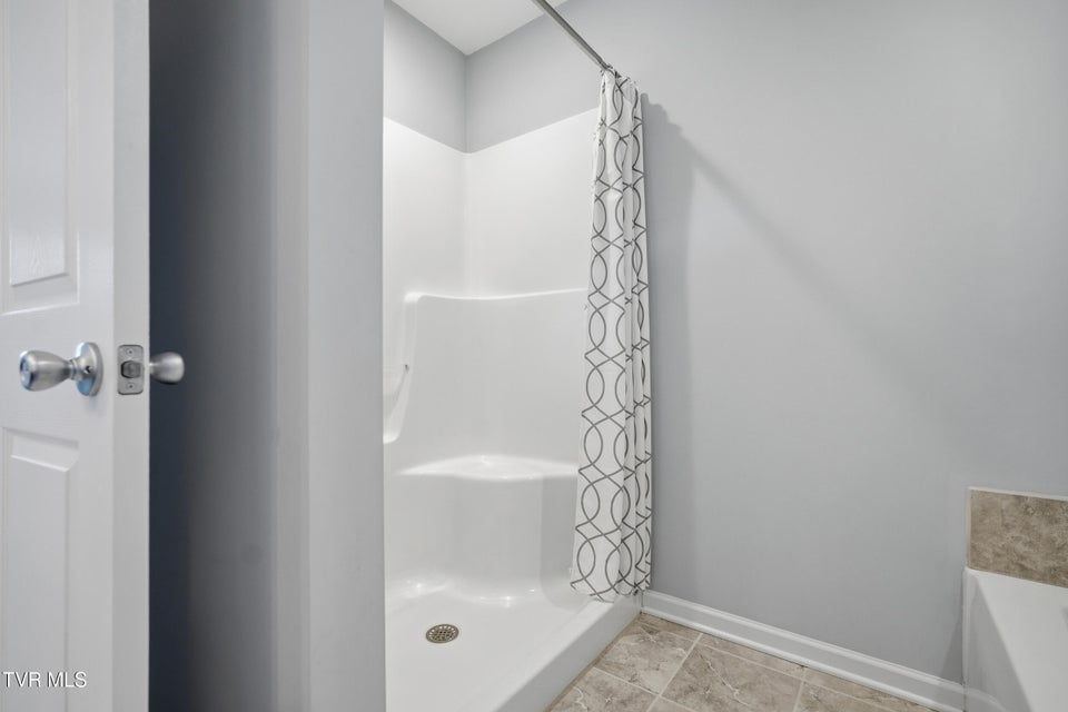 Photo #26: 916 Lona Lane