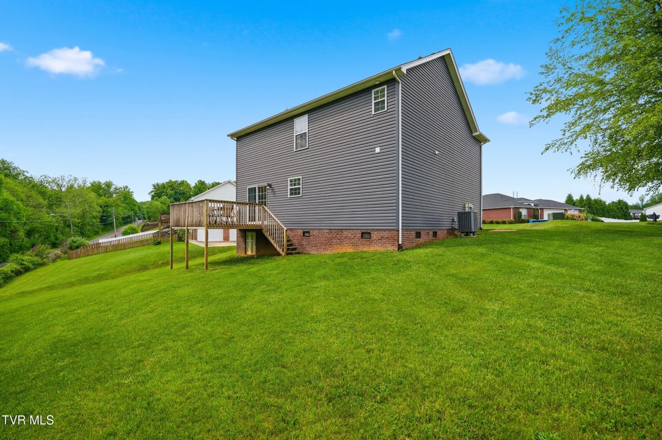 Photo #36: 916 Lona Lane