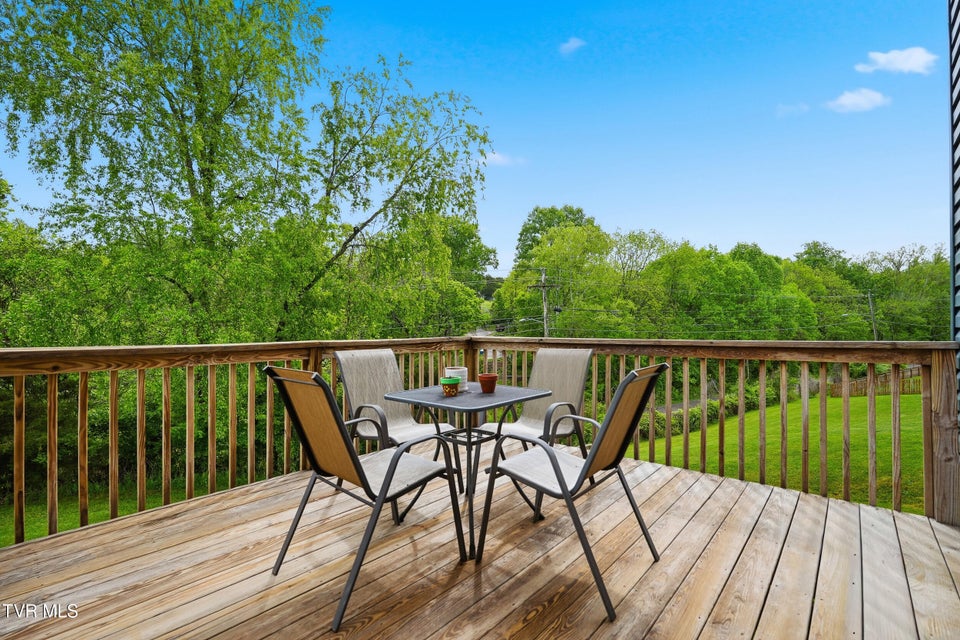 Photo #37: 916 Lona Lane