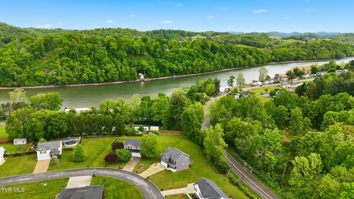 Photo #39: 916 Lona Lane