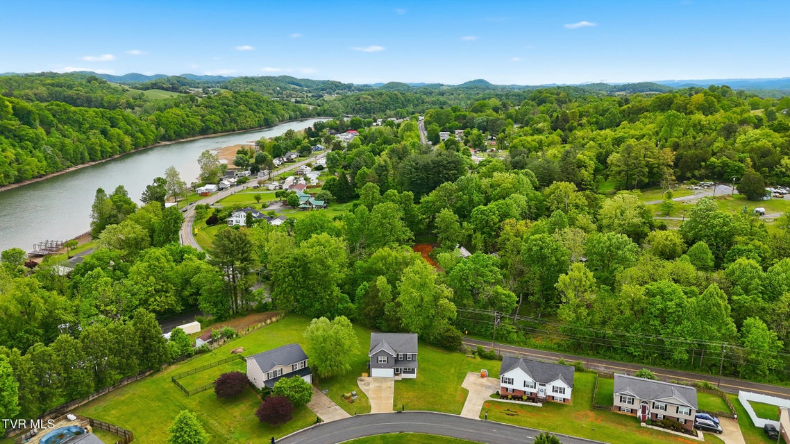 Photo #40: 916 Lona Lane