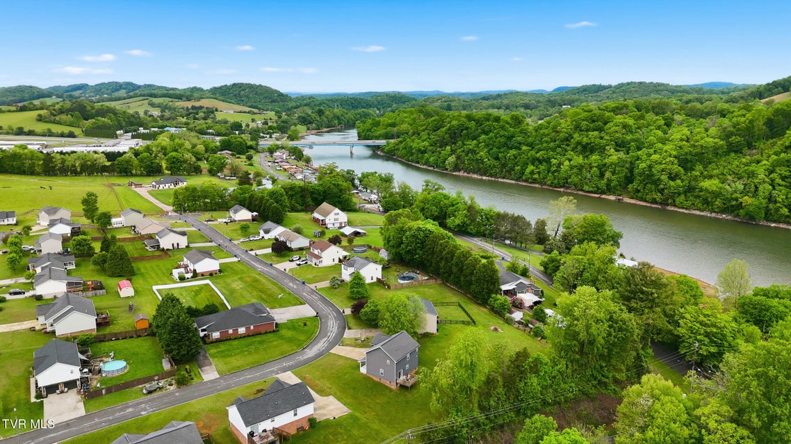 Photo #41: 916 Lona Lane