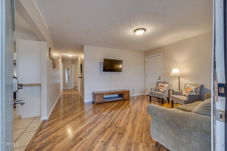 Photo #5: 925 Dorothy Street