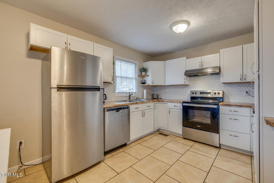 Photo #10: 925 Dorothy Street