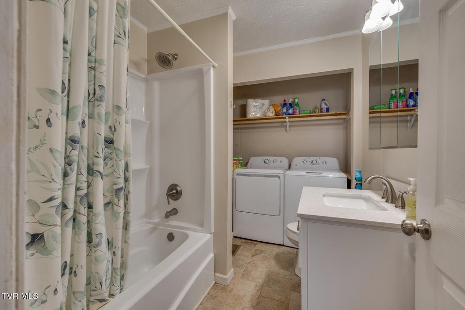 Photo #13: 925 Dorothy Street