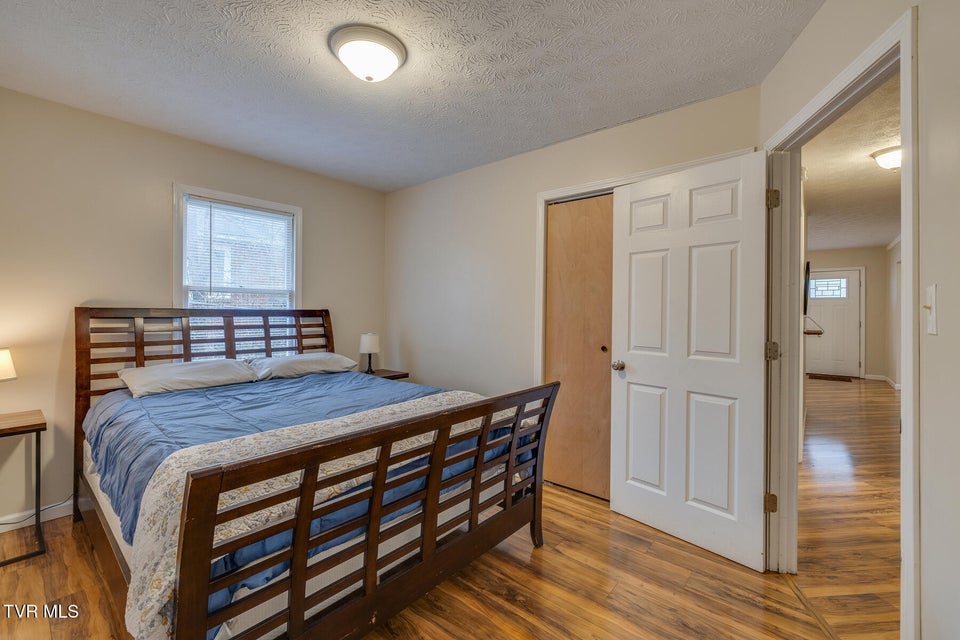 Photo #14: 925 Dorothy Street