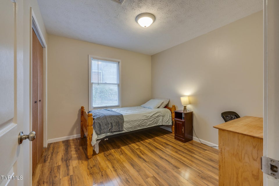 Photo #15: 925 Dorothy Street