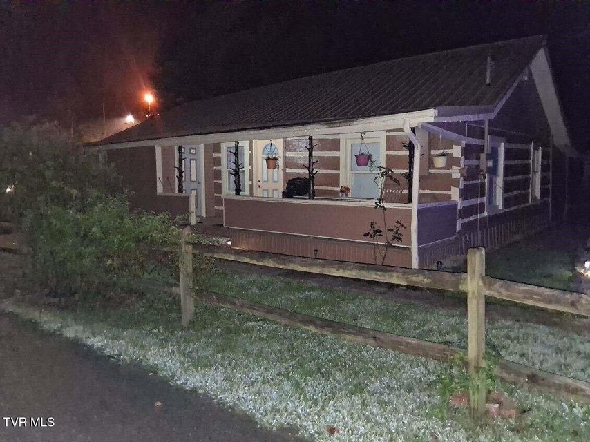 Photo #29: 2301 Monarch Road