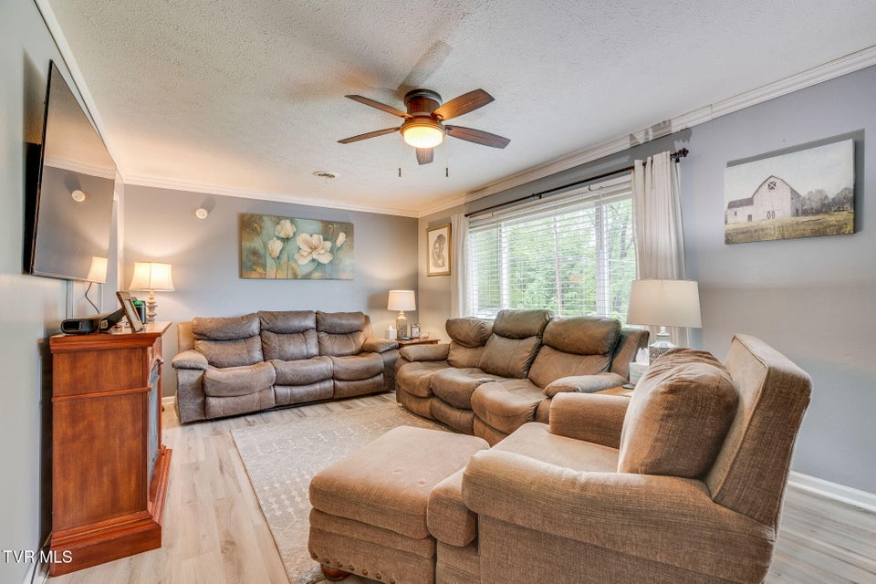 Photo #5: 408 Rainbow Circle