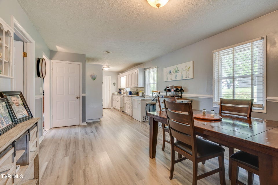 Photo #8: 408 Rainbow Circle