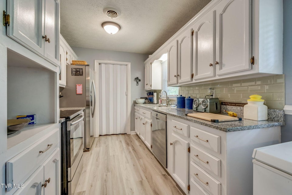 Photo #9: 408 Rainbow Circle