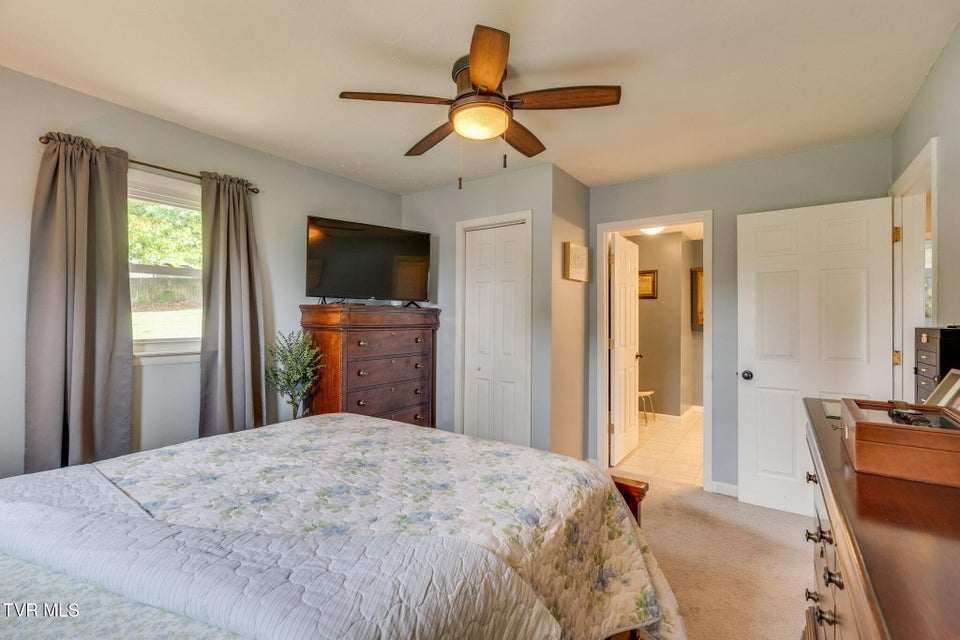 Photo #13: 408 Rainbow Circle