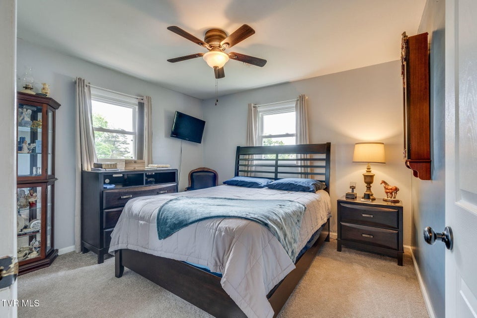 Photo #15: 408 Rainbow Circle