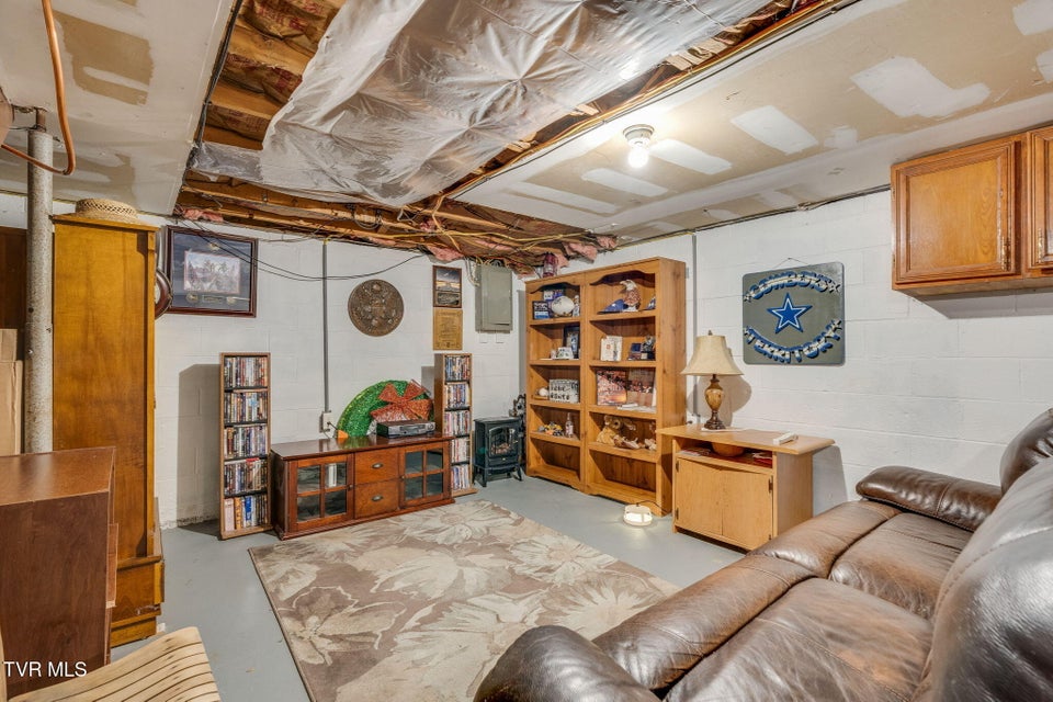 Photo #25: 408 Rainbow Circle