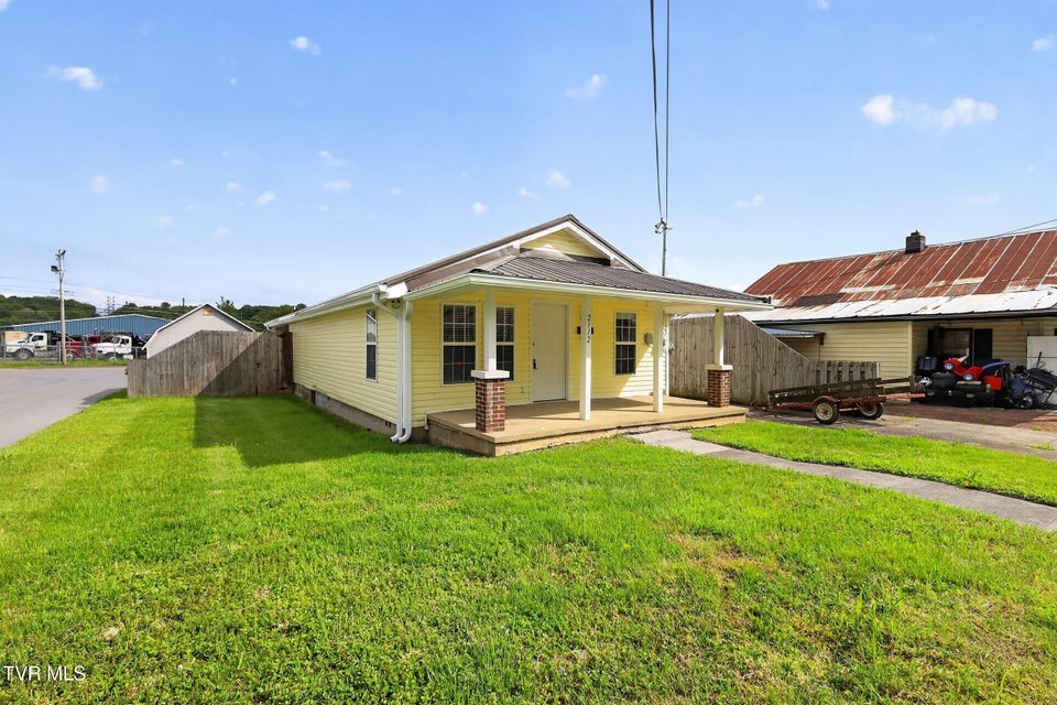 Photo #2: 2112 Myrtle Avenue