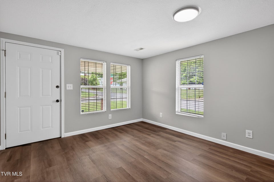 Photo #5: 2112 Myrtle Avenue