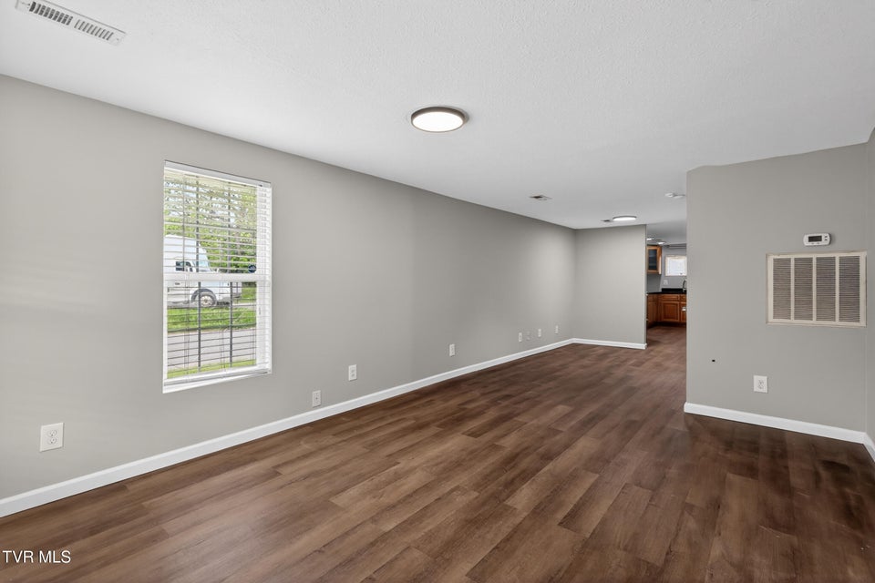 Photo #6: 2112 Myrtle Avenue