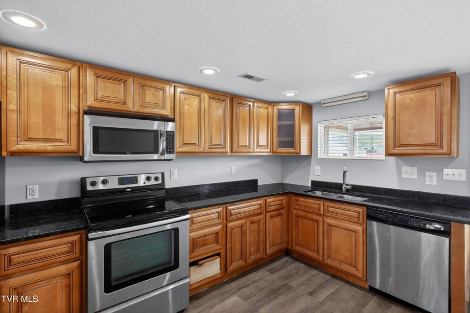 Photo #9: 2112 Myrtle Avenue