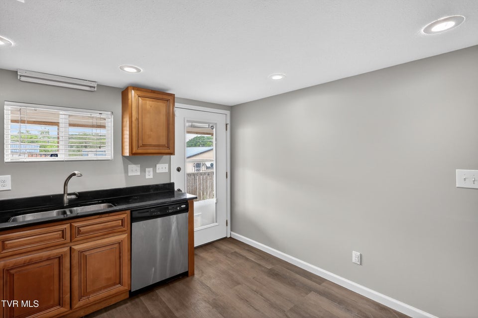 Photo #11: 2112 Myrtle Avenue